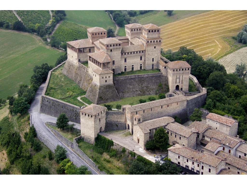 Gita sociale - Le prelibatezze del parmense e il Castello di Torrechiara - 23 GIUGNO 2024