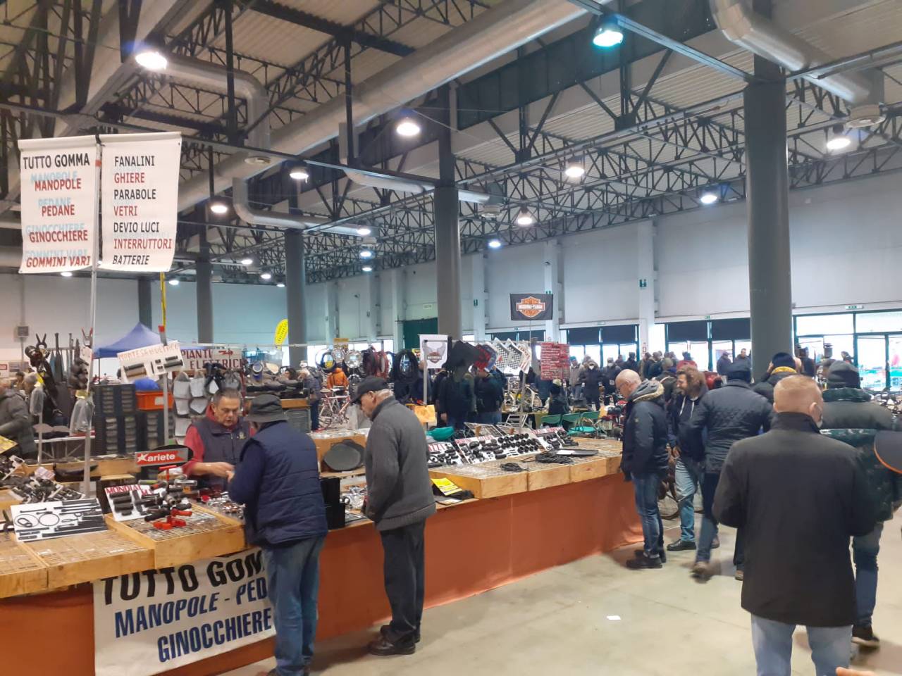 Mostra Mercato Scambio Cremonafiere Dicembre C A V E C Club Amatori Veicoli D